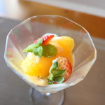 山ごぼう - フルーツのカスタードかけ