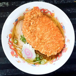 のぶ屋 - とんかつラーメン（中華そば+ジャンボロースとんかつ）