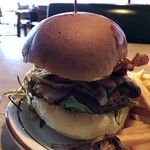 Legends Grill Sports & Spirits - The Legendary Burger!!(アップ)♪