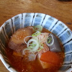 新宿 嵯峨野 - 名物の辛味噌もつ煮込み豆腐98円