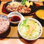 Yayoi Ken - カットステーキ定食/990