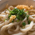 やや麺が細くスマートに・・・