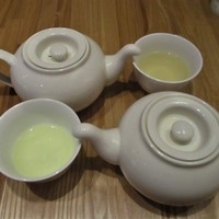 南青山エッセンス - ドリンクは、白牡丹と抗菊花茶