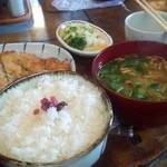 仁亭 - ご飯と味噌汁