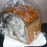 黒ごまブレッド（1/2斤）315円