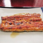 鰻料理　うな富 - うなぎ蒲焼・梅。2000円