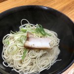 よつば屋 - 替玉 チャーシューとネギまで付いてたったの100円！