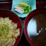 博多料亭 稚加榮 - うに飯　と赤だし