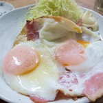 岩金 - ベーコンエッグ￥450