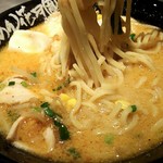 Raamen Kagetsu Arashi - 黄金の味噌ラーメン アップ