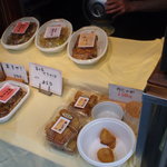 富士宮やきそば　がんそ - 店頭（その奥でお好み焼き調理中）