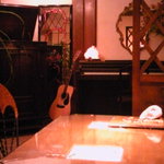 ３丁目のカレー屋さん  - ピアノにギターもアリ