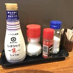 居酒屋 旬花 - 卓上調味料群
