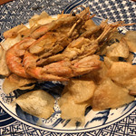 千陽 - 白ボタン海老の素揚げに海老芋のチップス