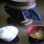 百姓屋敷 じろえむ - かまどご飯。シンプルなだけにごまかしができません。