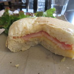 ジャストカフェ - イングリッシュマフィン断面