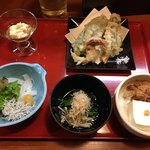魚めし 竹亭 - つきだし、天ぷらと小鉢3種