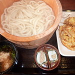 Marugame Seimen - 釜揚げうどん（大）・野菜てんぷら