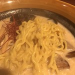 札幌 炎神 - 麺はカルボナーラに見える