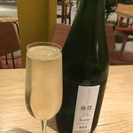 SARU Wine Japan Bistro - スパークリングワイン