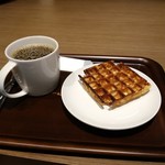 スターバックスコーヒー - Ｔドリップコーヒー￥320・アメリカンワッフル￥250