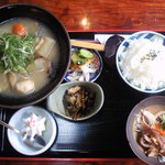 響 - だんご汁セット（単品９００円）お得な温泉セットで６５０円。