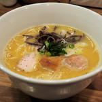 Hakatamizutakiramenukammuri - 博多水炊きラーメン750円