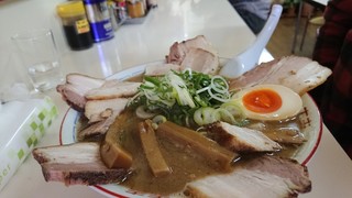 ラーメン麺雅 - 濃口煮干しにチャーシュートッピング