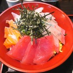 魚勢 - ５色丼（大）　１０４７円