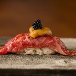 海胆鱼子酱寿司饭团