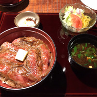 赤坂 津つ井 総本店 - 名物ビフテキ丼