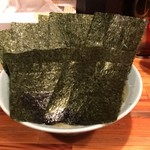 らーめん家 政 - 海苔のトッピング豪快！