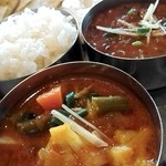 Ganesｈa Ghar - ターリーランチ￥1,350＋ナン変更(アルナン￥300)