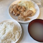 らんまん食堂 - 鶏もも唐揚げ定食 塩 650円