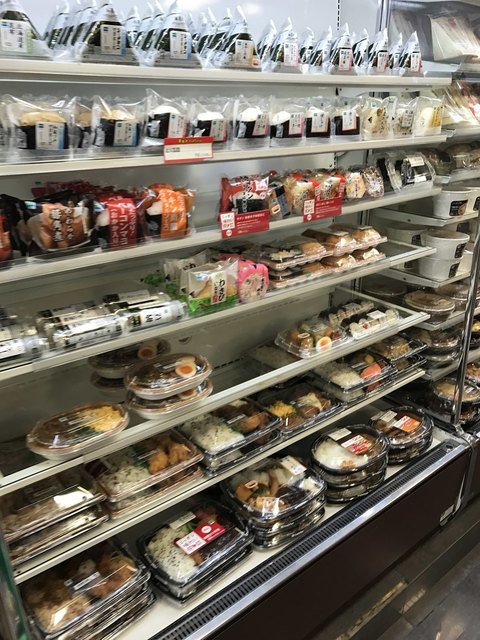 ファミリーマート 南青山骨董通り店 表参道 その他 食べログ