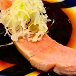 博多串焼き バッテンよかとぉ - “タン刺し”のアップ。