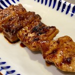 博多串焼き バッテンよかとぉ - 「名物しろ」(140円)。