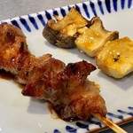 博多串焼き バッテンよかとぉ - 「チャンポン」(140円)と「エリンギ」(150円)。