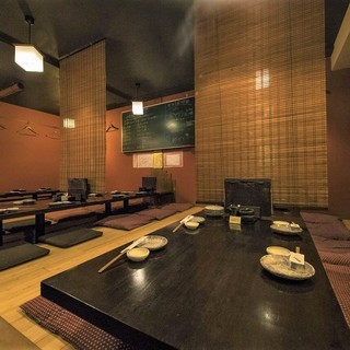 ゆったり掘りごたつ席