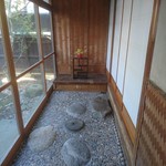 料亭 香梅咲 - 個室へのアプローチ 201803