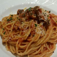 La Brianza - パンチェッタのトマトソースパスタ。