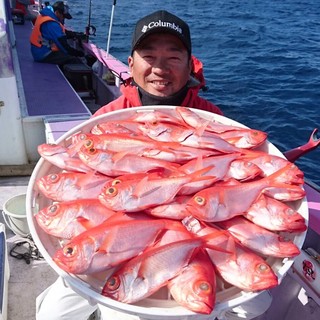 將喜歡釣魚的店主釣到的鮮魚，用各種各樣的烹飪方法提供給您