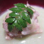 本濱 - そら豆のすり流し　真砂豆腐とはまぐりのジュレＵＰ１