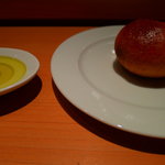 ラ キュイジーヌ ド カワムラ - 自家製パン