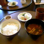 御食事処 山椒 - 御食事（ご飯と赤だし）
