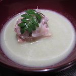 本濱 - そら豆のすり流し　真砂豆腐とはまぐりのジュレ