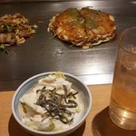 神戸六甲道・ぎゅんた - レディースセット　1280円 (白菜サラダ・ドリンク・お好み焼き・やきそば)