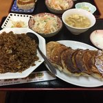 餃子の福来 - チャーハン定食880円