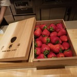 SUGALABO - 奈良 中井農園 いちご"古都華"