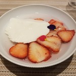 SUGALABO - 奈良 中井農園 いちご"古都華"